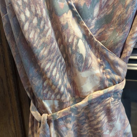 H&M wrap dress - Picture 2 of 2